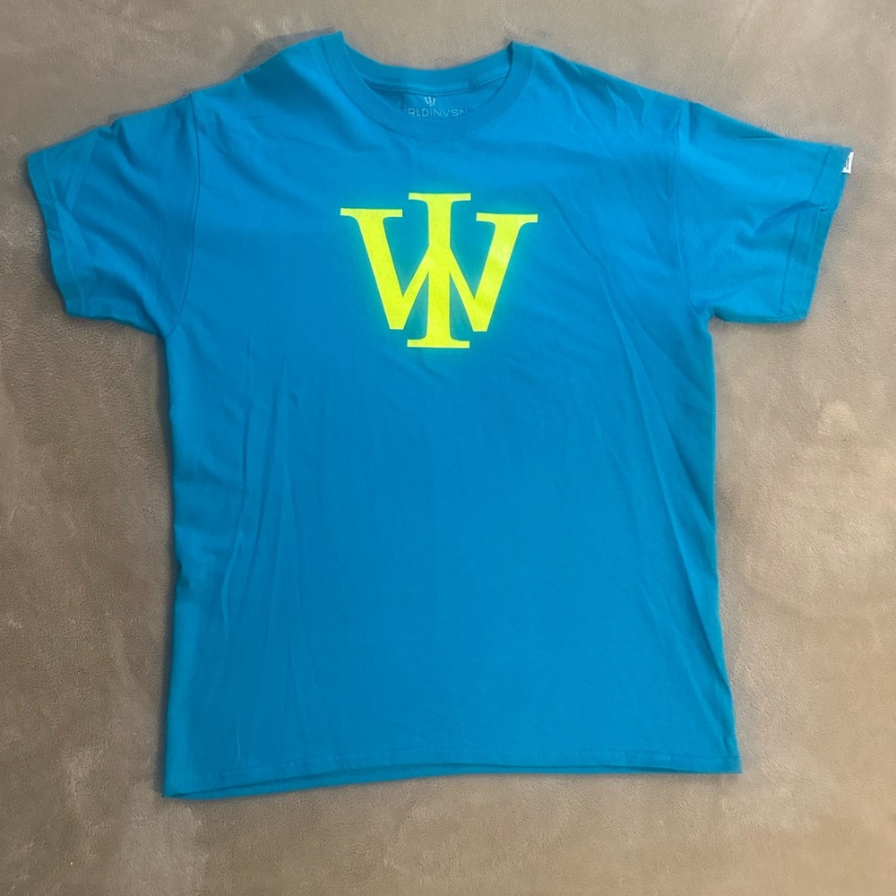 Men’s Short Sleeve Tee Shirt. Size Large